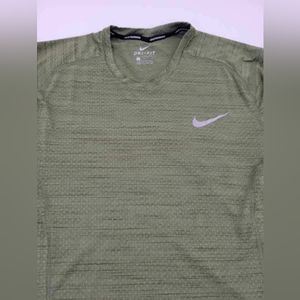 Nike T Shirt